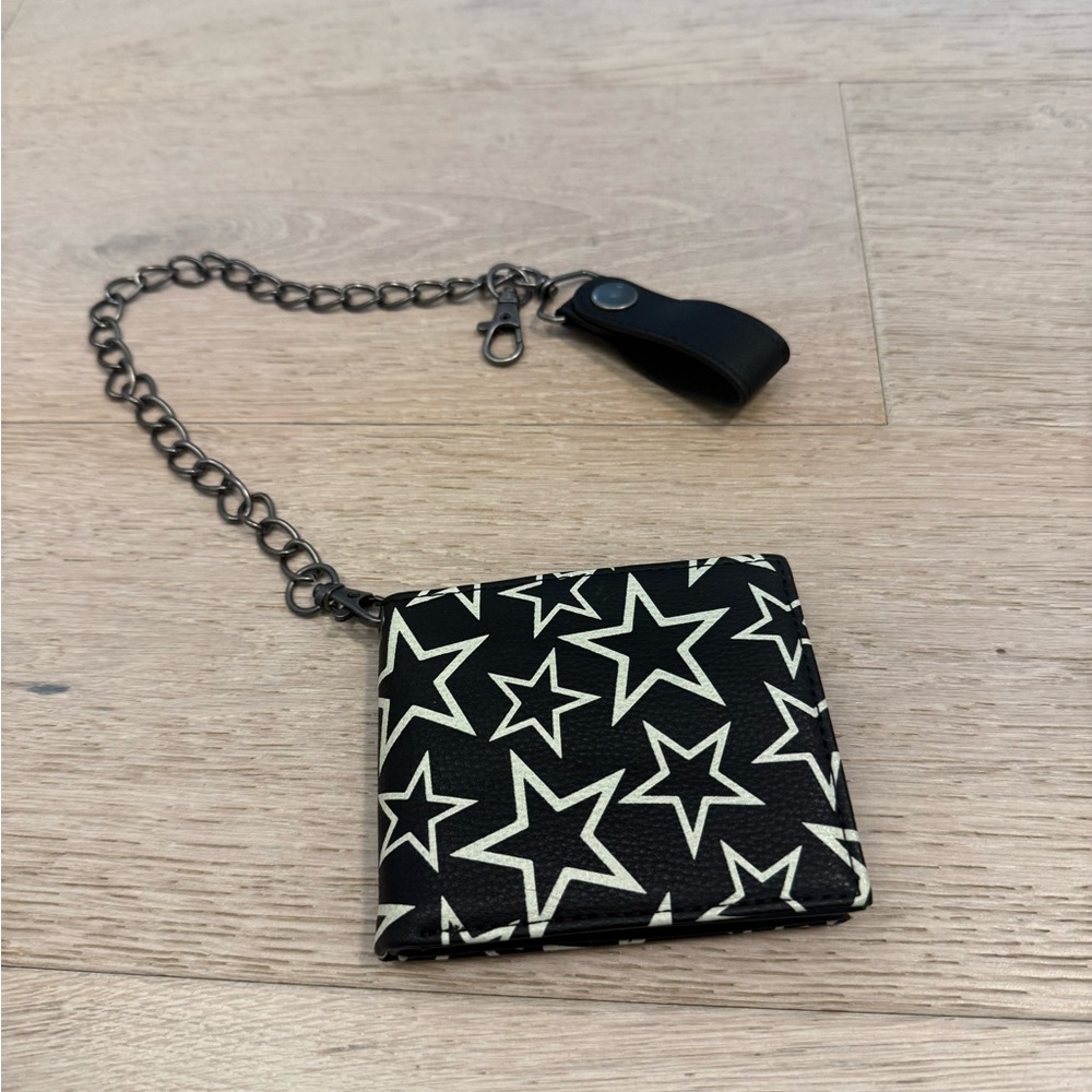 Hot Topic Unisex Black Star Faux Leather Print Wallet with Chain
